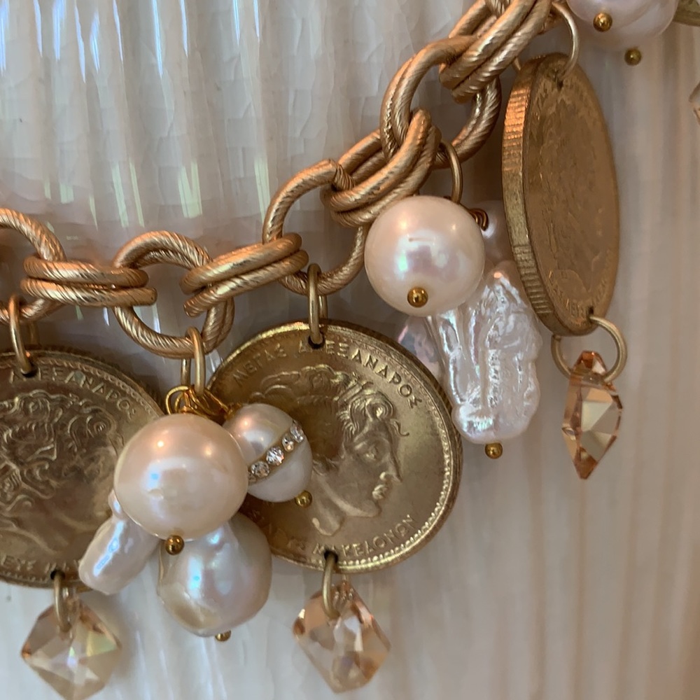 Boutique necklace with coin pearls w rhinestones. - Picture 6 of 9
